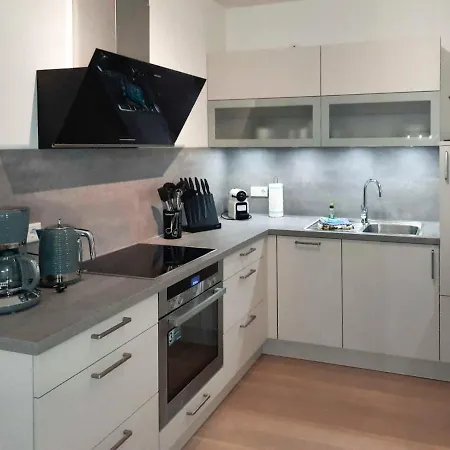 Duenenliebe Apartment 11 *